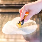How To Clean Grease From Inside Oven Door Glass